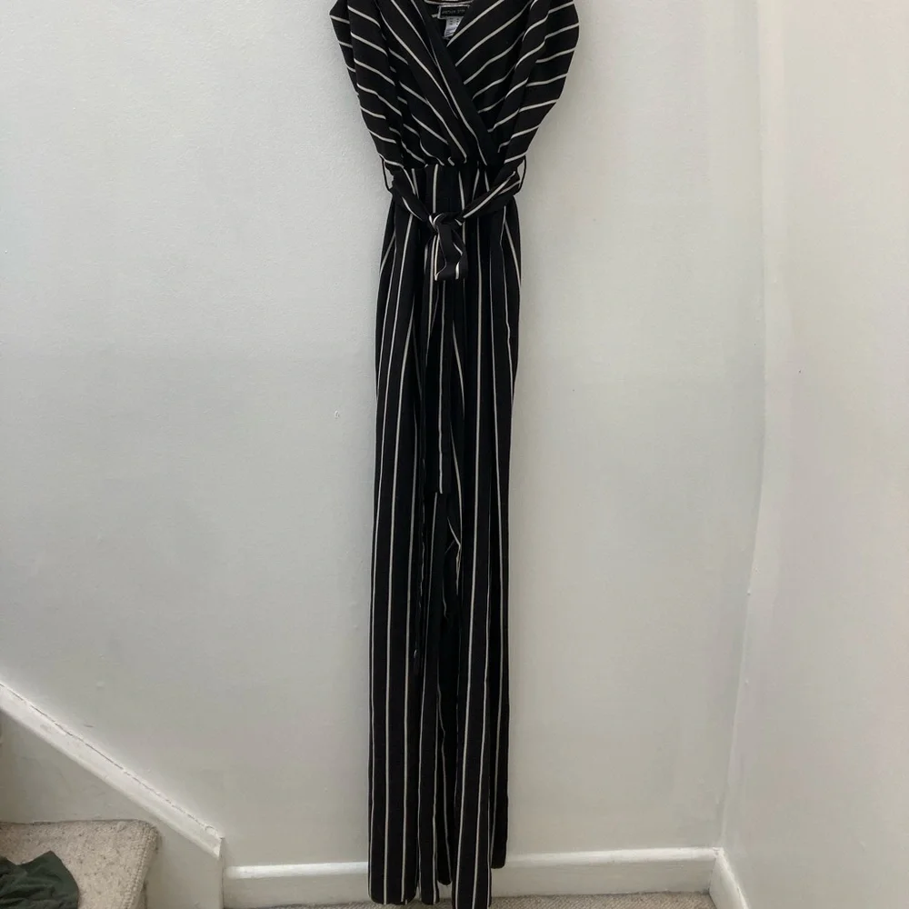 Black with white stripes jumpsuit with wide legs and belt. Size medium - Picture 7 of 8